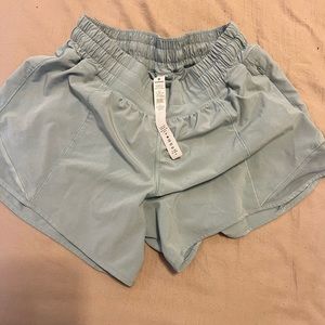 Hotty hots Lululemon